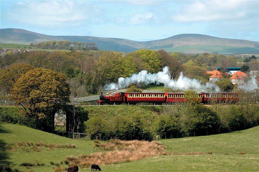 <img src="300dpisteamrailwayimagefrontcover2016brochure..jpeg" alt="Isle of Man Steam Railway">