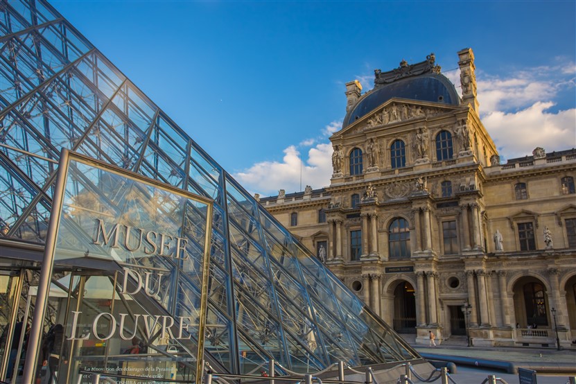 <img src="Louvre Museum - Paris" alt="museumlourve_paris_shutterstock_194953496.jpeg">