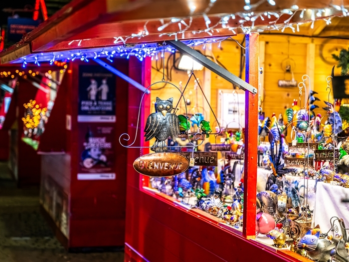 <img src="amienschristmasmarket1©adobestock.jpeg" alt="Amiens Christmas Market ©AdobeStock"/>