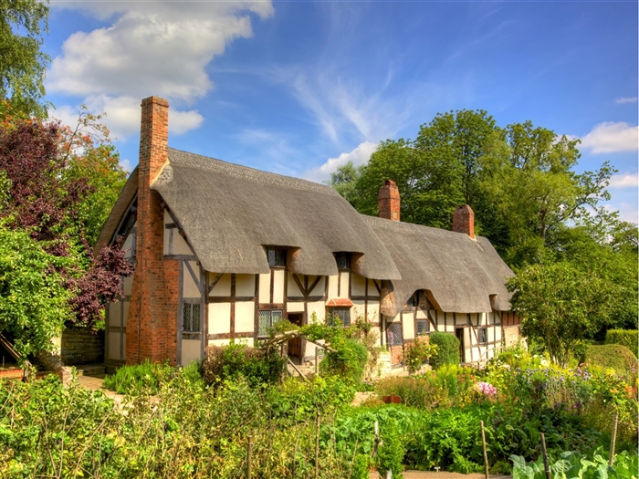 Anne Hathaway Cottage ©Shutterstock