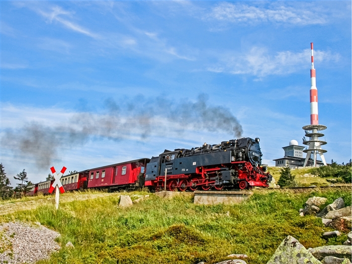 <img src="brockenbahn1©dirkbahnsen.jpeg" alt="Brockenbahn ©Dirk Bahnsen"/>