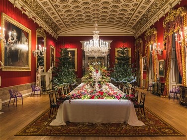 <img scr>"christmas-2020-great-dining-room©-cht-david-vintiner.jpeg" alt="Chatsworth Dining Room"/>
