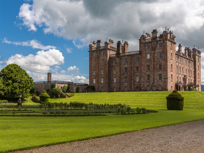 <img src="drumlanrigcastle1©klodien.jpeg" alt="Drumlanrig Castle ©Klodien"/>