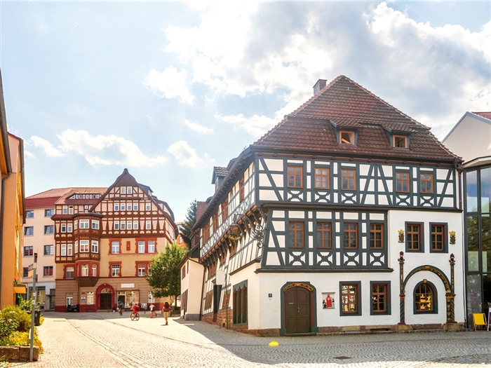 <img src="eisenach1©shutterstock.jpeg" alt="Eisenach ©Shutterstock"/>