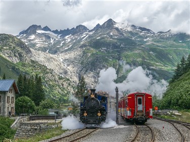 <img src="/furkasteamrailway3©shutterstock.jpeg" alt="Furka Steam Railway"/>