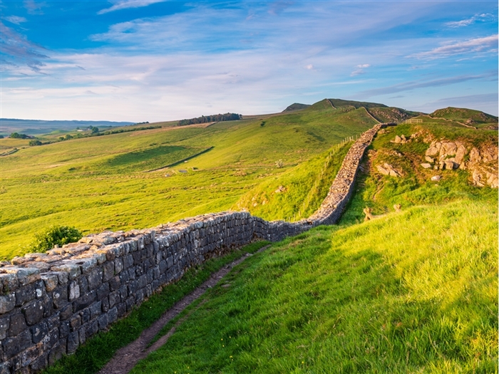 <img src="hadrianswall1©shutterstock.jpeg" alt="Hadrians Wall ©Shutterstock"/>