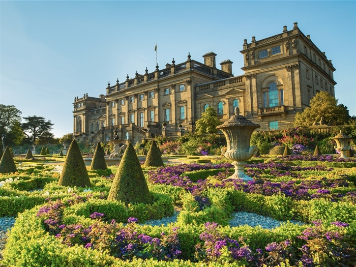 <img src="harewoodhouse1©visitengland.jpeg" alt="Harewood House ©Visit England"/>