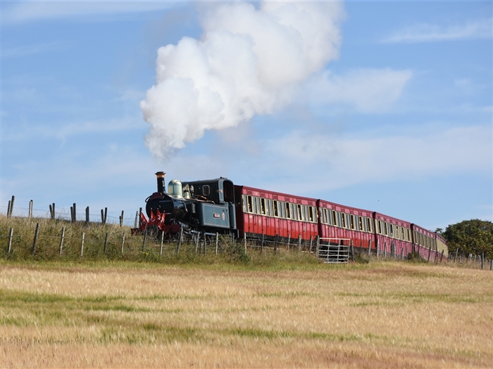 <img src="isleofmanrailway2©barryedwards.jpeg" alt="Isle of Man Railway ©Barry Edwards"/>