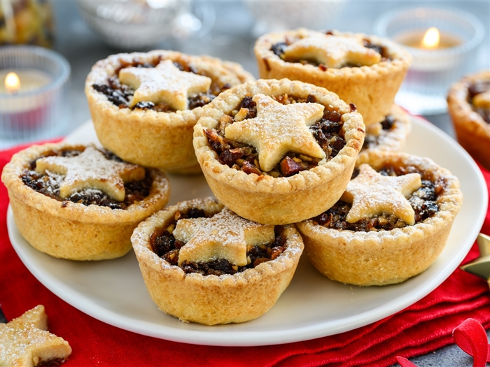 <img src="mincepies©adobestock.jpeg" alt="Mince Pies ©AdobeStock"/>