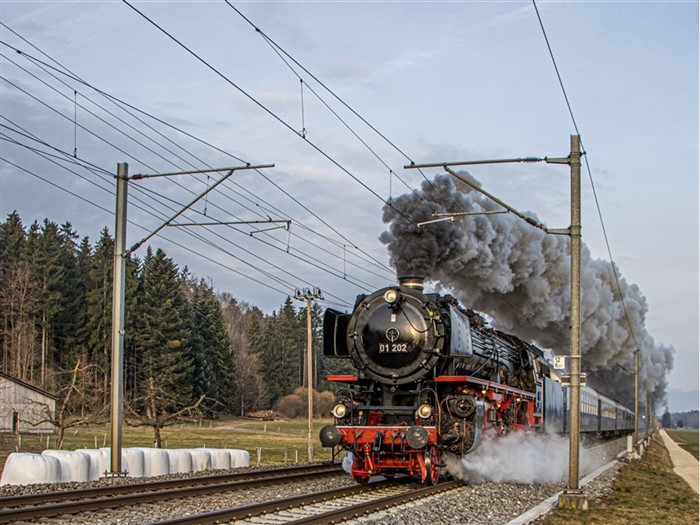 <img src="ebermannstadtrailway©shutterstock.jpeg" alt="Ebermannstadt Railway ©Shutterstock"/>