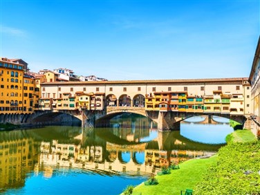 <img src="pontevecchioflorence©shutterstock.jpeg" alt="Ponte Vecchio Florence">