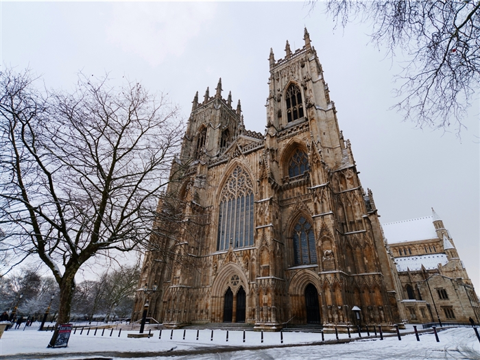 <img src="yorkminster2©shutterstock.jpeg" alt="York Minster ©Shutterstock"/>