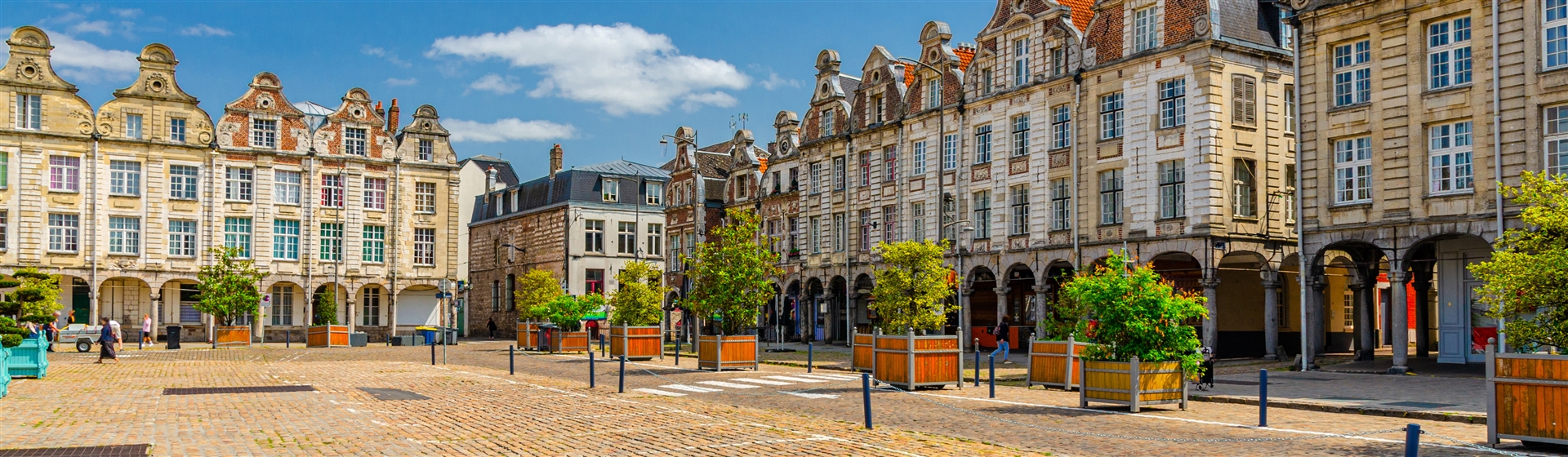 <img src="arras,grandplacesquare1©adobestock.jpeg" alt="Arras, Grand Place Square ©AdobeStock"/>