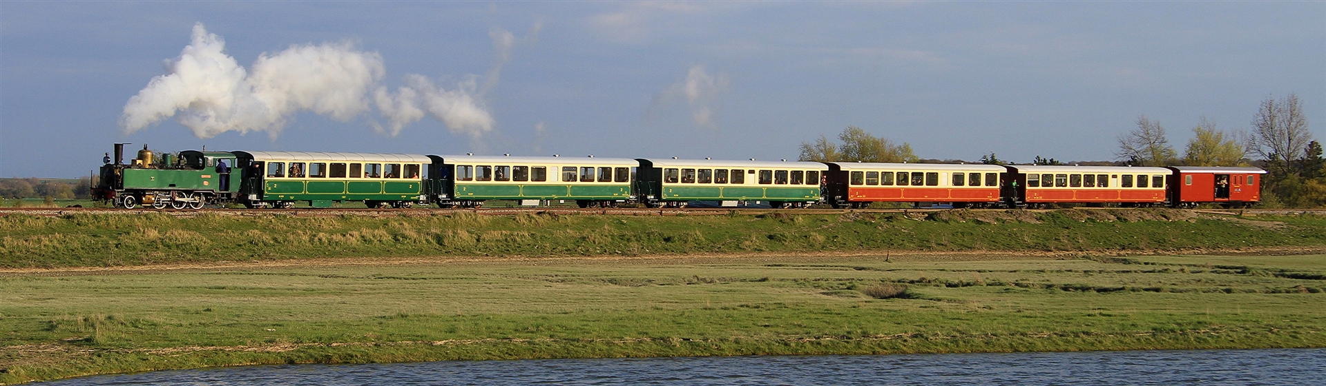 <img src="baiedesommerailway7©christophemasse.jpeg" alt="Baie de Somme Railway ©C.Masse"/>