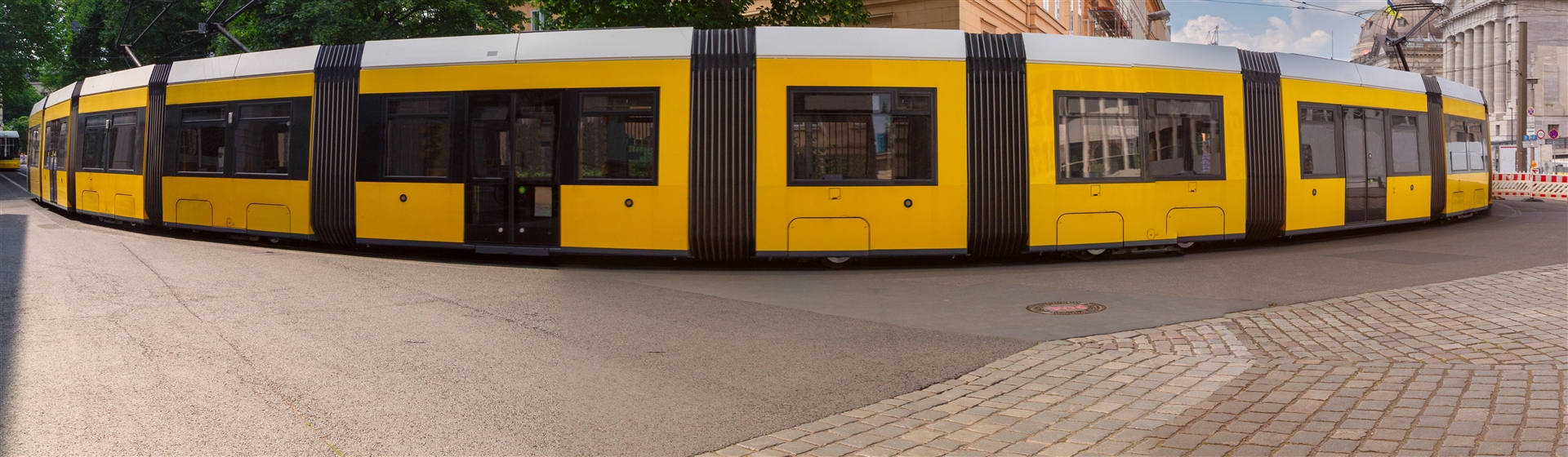 <img src="berlintram3©adobestock.jpeg" alt="Berlin Tram ©AdobeStock"/>