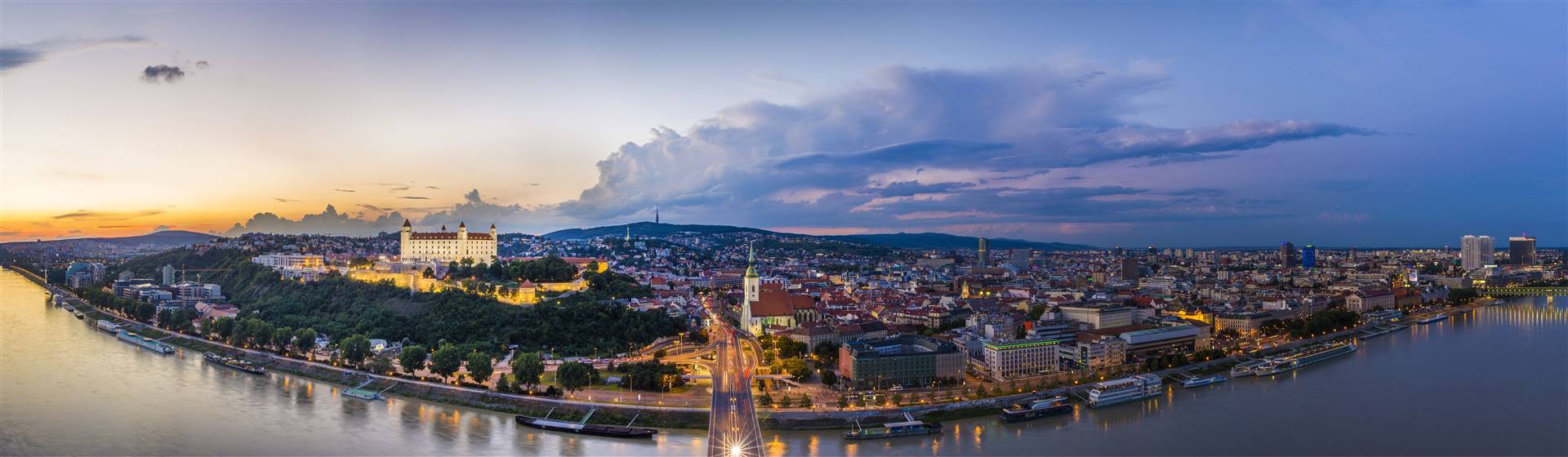 <img src="bratislaviaredstonecastle©shutterstock.jpeg" alt="Bratislavia Red Stone Castle"/>