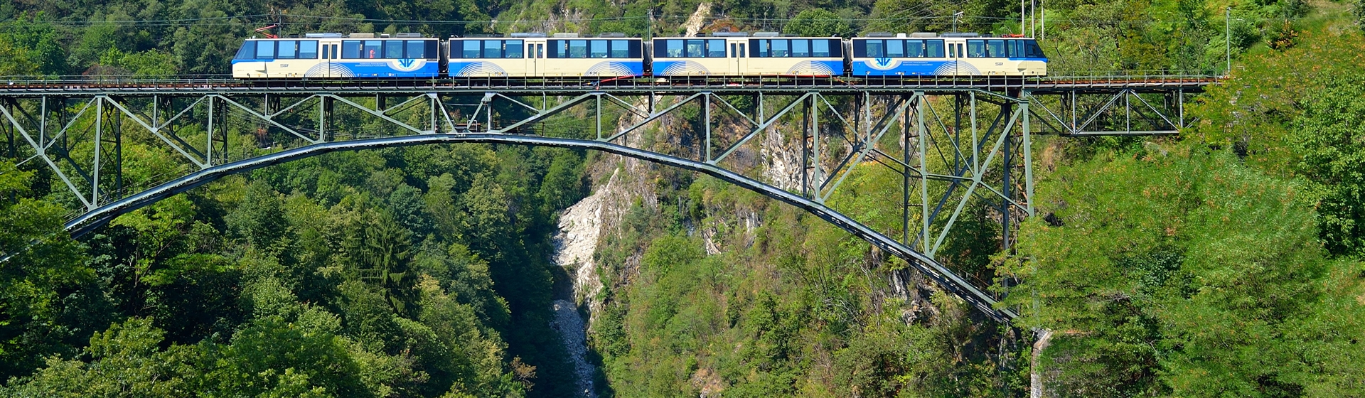 <img src="centovallirailway1©filippomazzini.jpeg" alt="Centovalli Railway ©Filippo Mazzini"/>