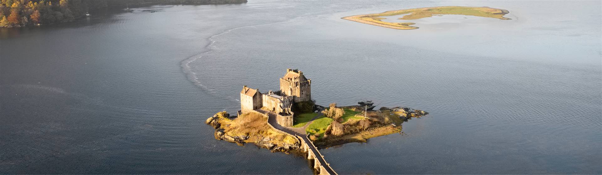 <img src="eileandonancastle©shutterstock.jpeg" alt="Eilean Donan Castle"/>