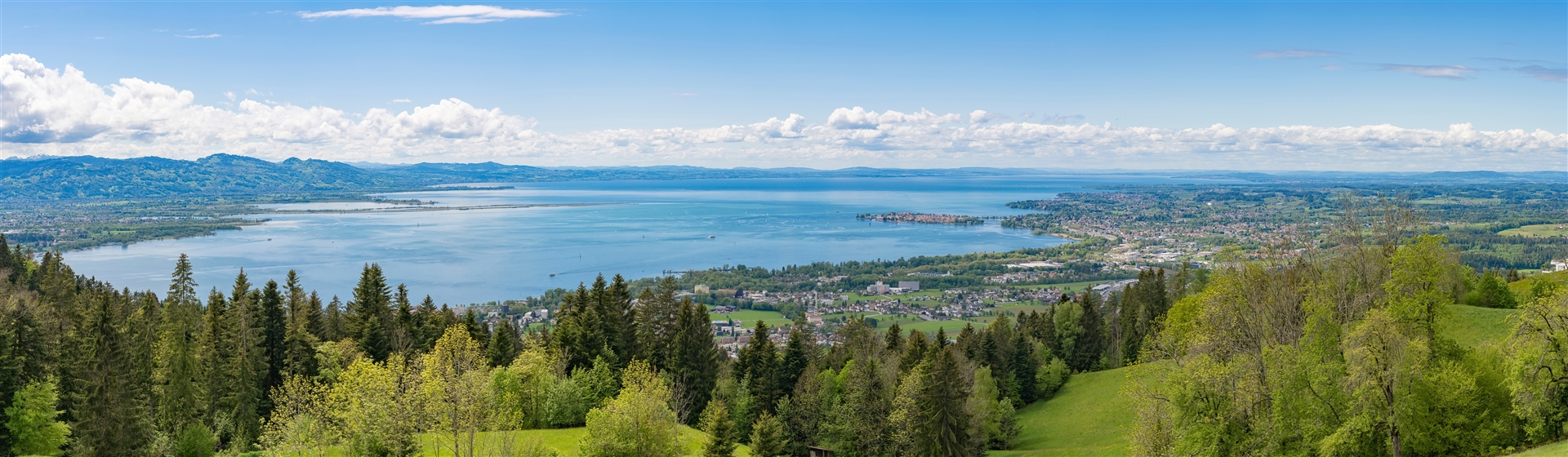 <img src="lakeconstance©shutterstock.jpeg" alt="Lake Constance"/>