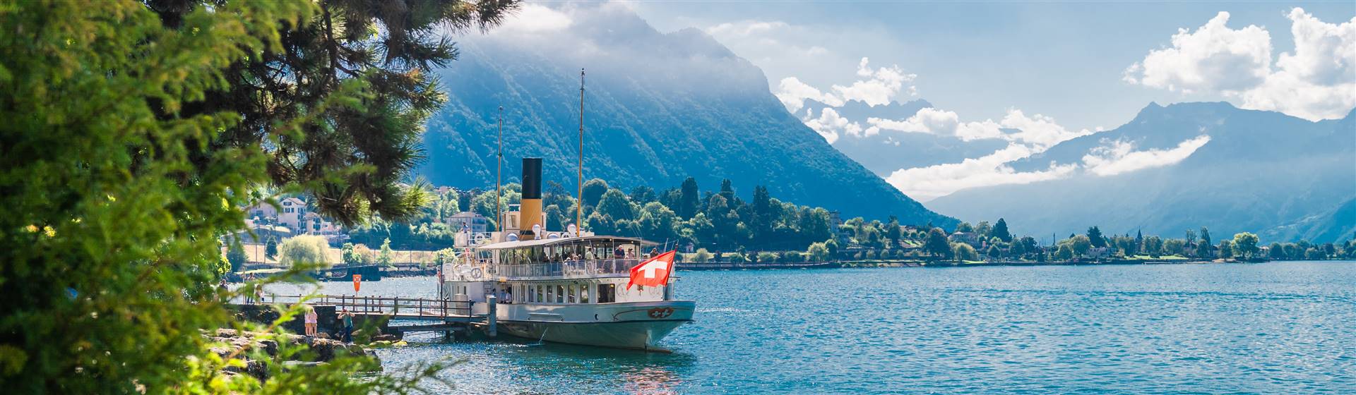 <img src="lakegenevaboatcruise©shutterstock.jpeg" alt="Lake Geneva Boat Cruise"/>