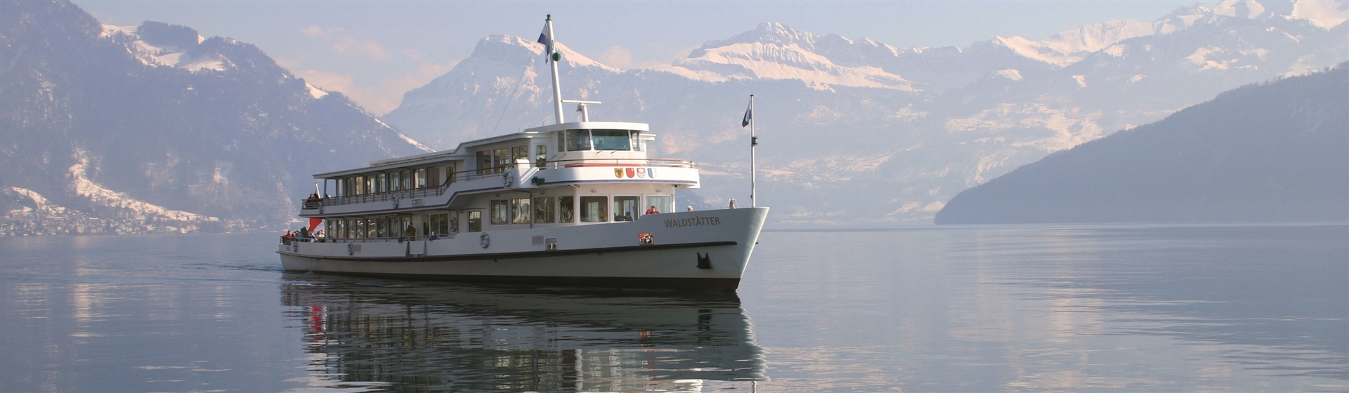 <img src="lakelucerneinwinter2©sgvluzern.jpeg" alt="Lake Lucerne ©SGV Luzern"/>