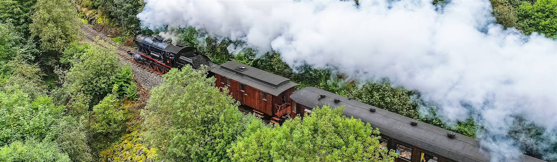 <img src="oldvosssteamrailwaynorwayheritagetrain©shutterstock.jpeg" alt="Old Voss Steam Rlwy"/>