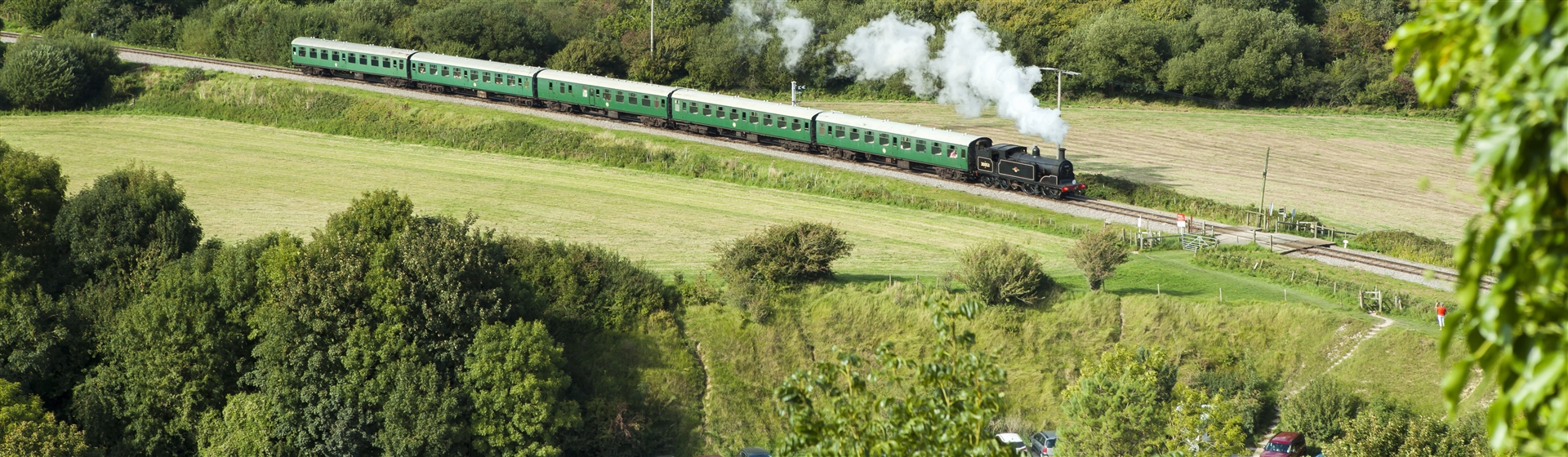 <img src="swanagerailway4©shutterstock.jpeg" alt="Swanage Railway ©Shutterstock"/>