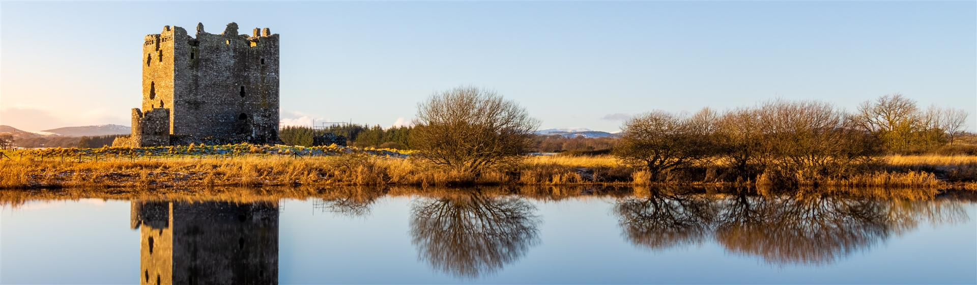 <img src="threavecastle,dumfries©shutterstock.jpeg" alt="Threave Castle, Dumfries ©Shutterstock"/>