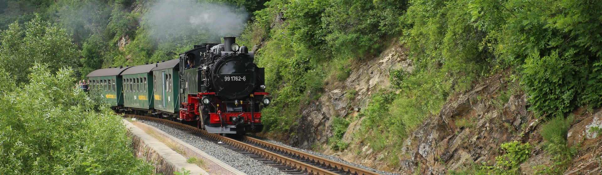 <img src="weisseritztalbahn2©shutterstock.jpeg" alt="Weisseritztalbahn ©Shutterstock"/>