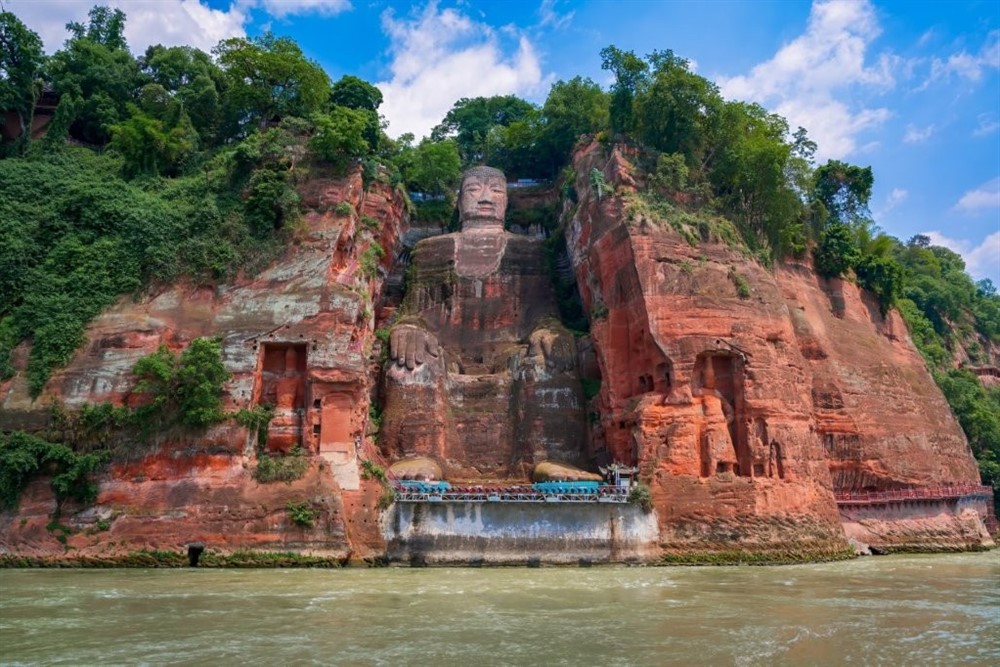 Leshan Giant Buddha u00ae Shutterstock