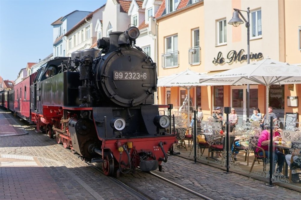 Mollibahn Street train © Shutterstock