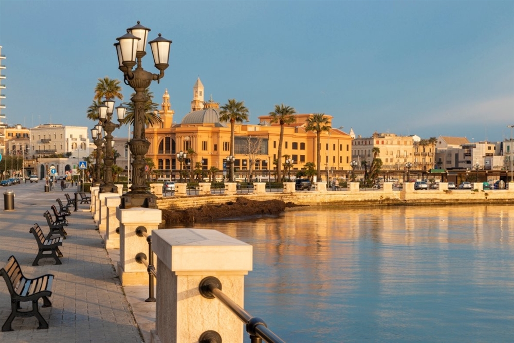 Bari Promenade ©Shutterstock