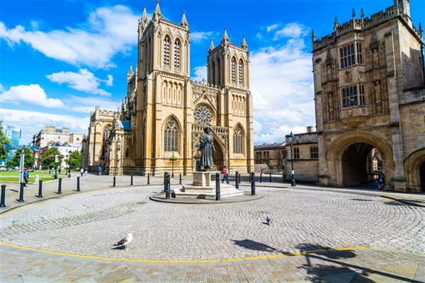 Bristol Cathedral ©Shutterstock