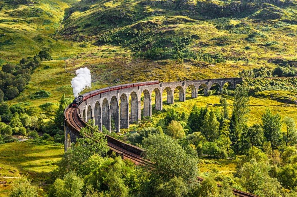 Jacobite on Glenfinnan ©Shutterstock