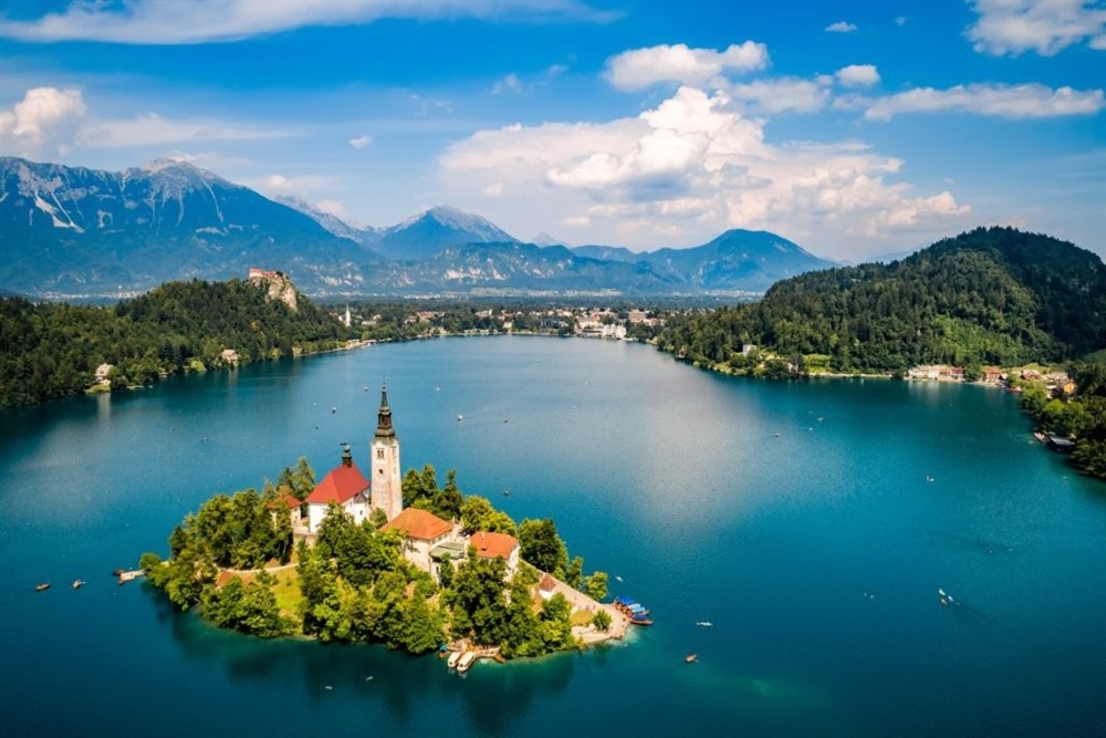 Lake Bled Castle © Dreamstime