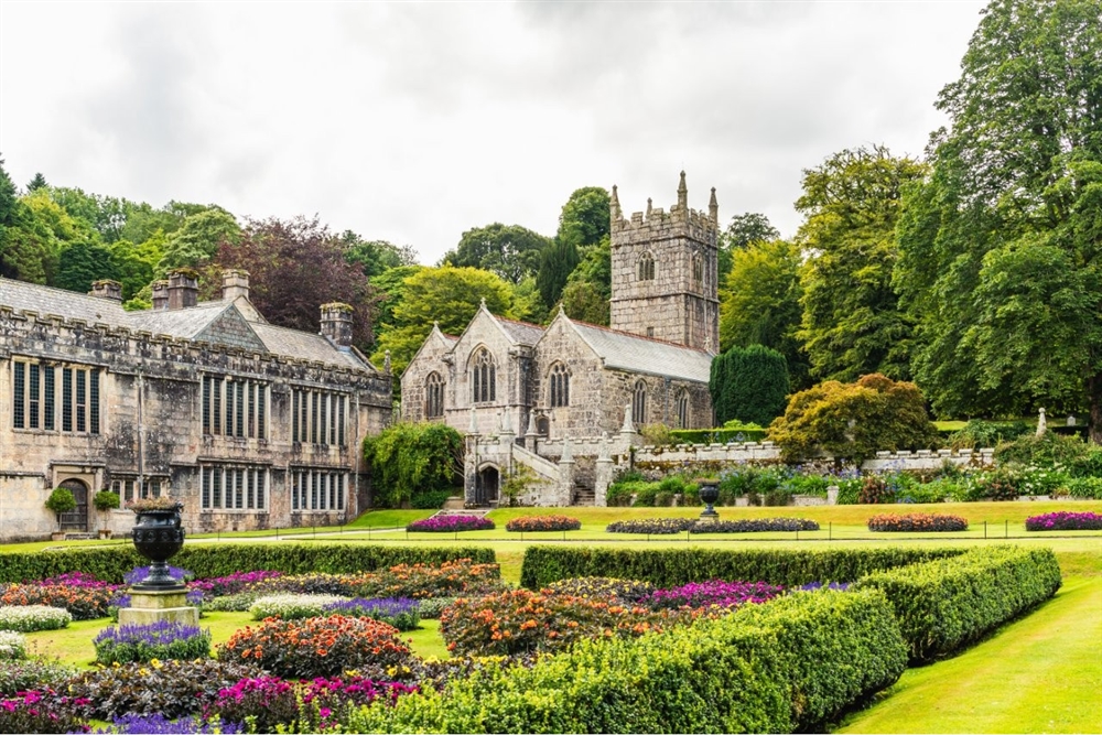 Lanhydrock House & Gardens ©AdobeStock