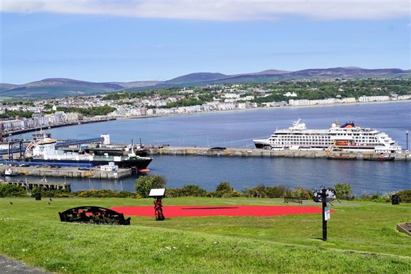 Port and Bay of Douglas ©Shutterstock
