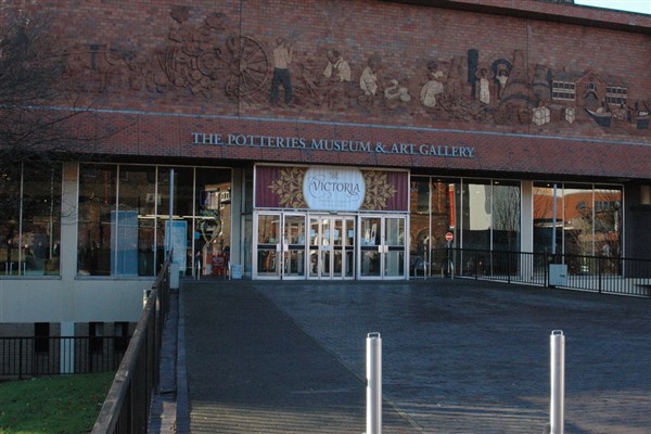 Potteries Museum & Art Gallery © Shutterstock