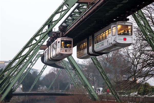 Schwebebahn, Wuppertal1 ©Shutterstock