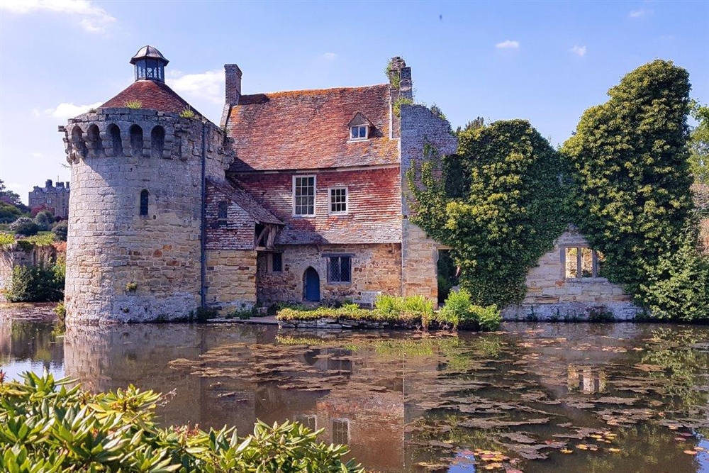 Scotney Castle1 ©Shutterstock