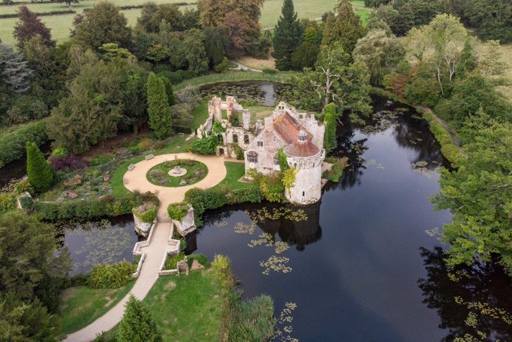 Scotney Castle2 ©Shutterstock