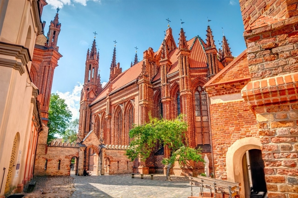 St. Anne's Church, Vilnius ©Shutterstock