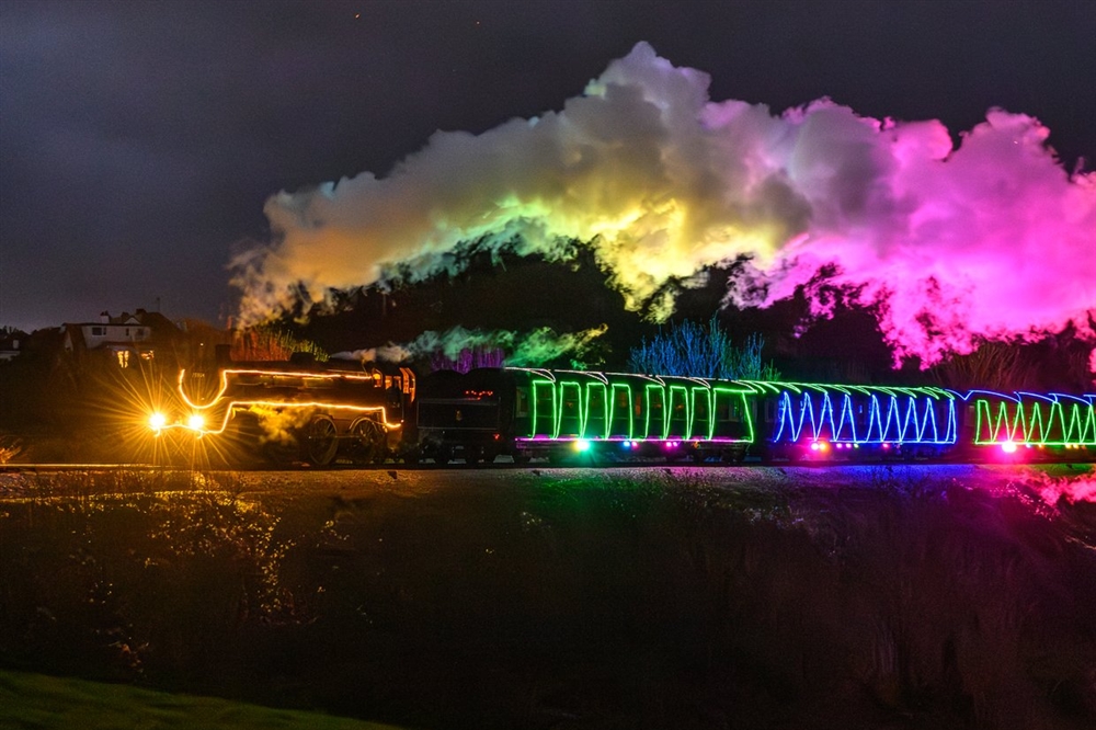 Train of Lights1 ©Dartmouth Steam Railway
