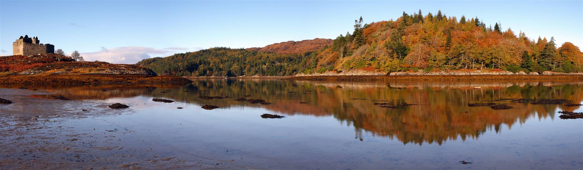 <img src="autumntours-shutterstock.jpeg" alt="Scotland in the Autumn"/>