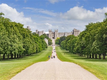 <img src="windsorcastlelongwalk©dreamstime.jpeg" alt="Windsor Castle"/>
